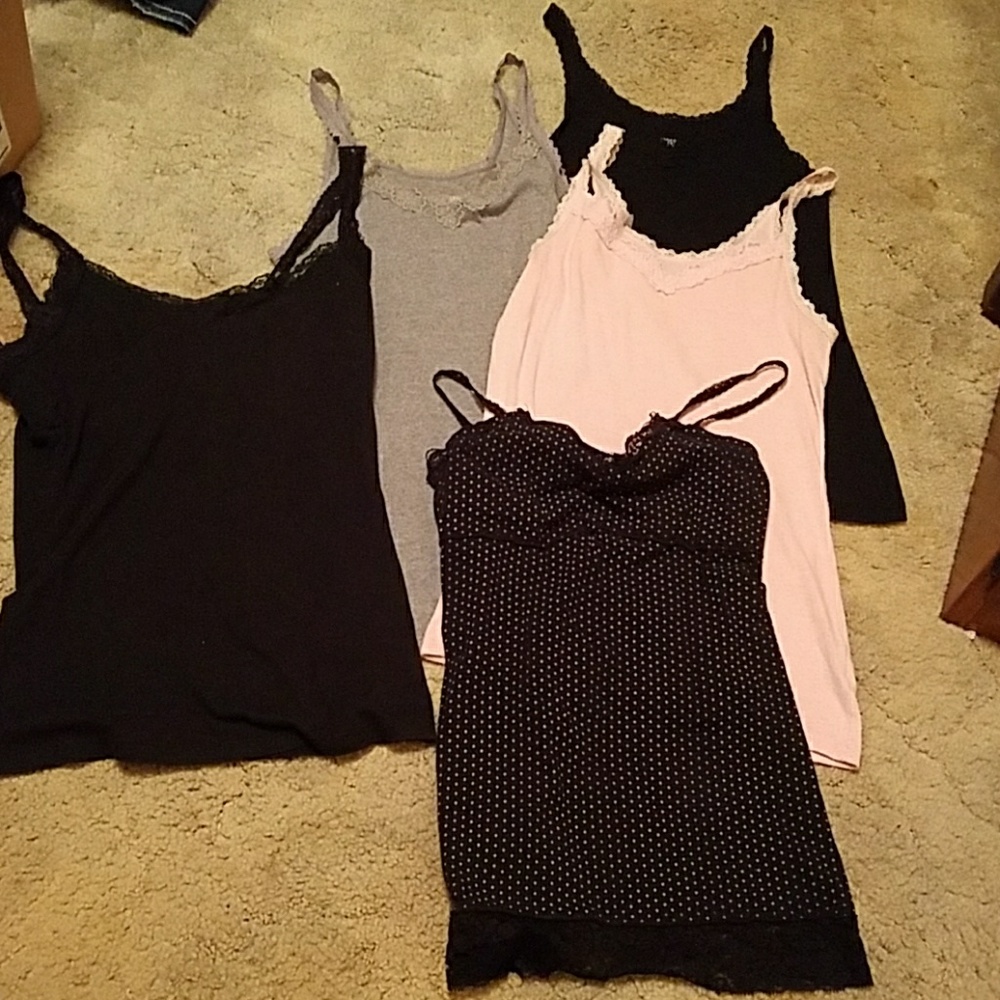 Bundle of 5 tank tops